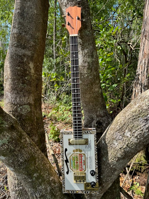 "The Iconic" Fuente 3 or 4 String CBG