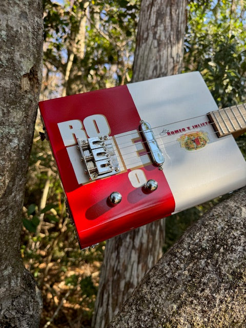 Romeo Y Julieta 3 or 4 String